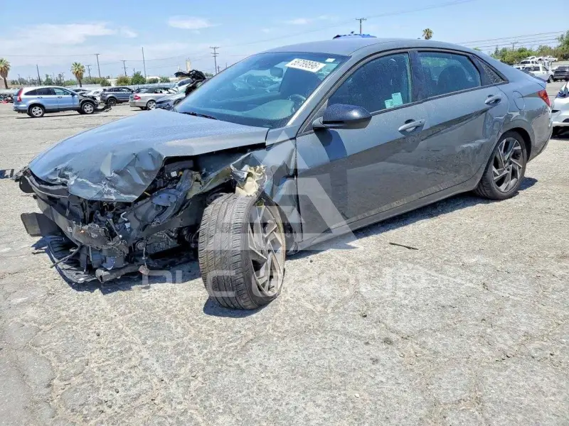 2025 Hyundai Elantra фото