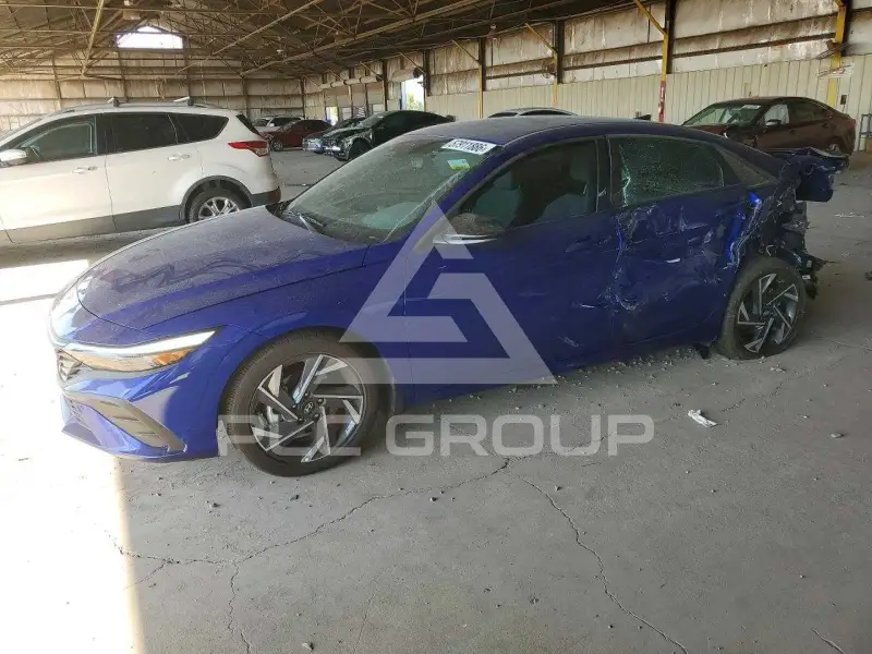 2025 Hyundai Elantra фото