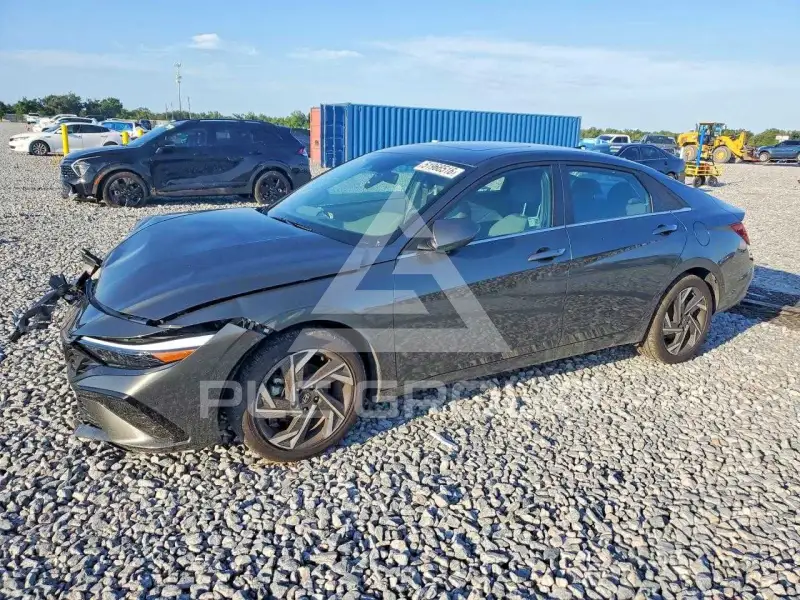 2025 Hyundai Elantra фото