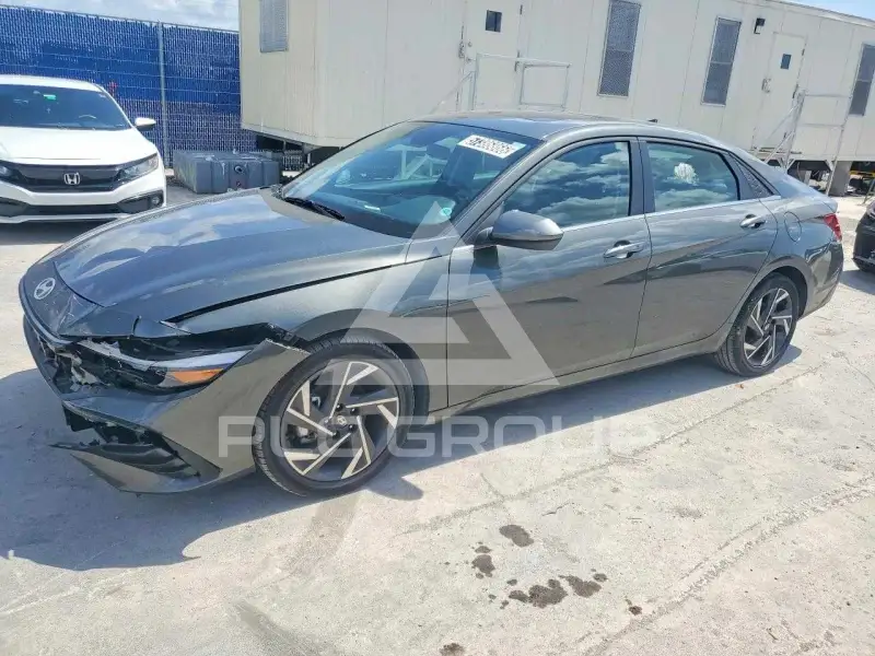 2025 Hyundai Elantra фото