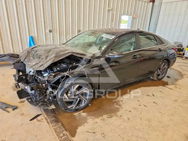 2025 Hyundai Elantra фото