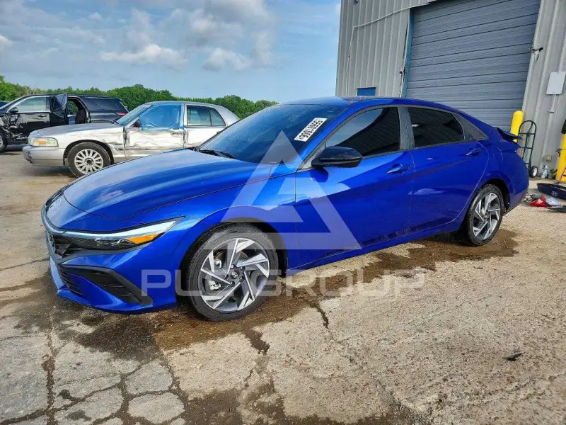 2025 Hyundai Elantra photo