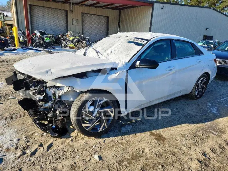 2025 Hyundai Elantra фото