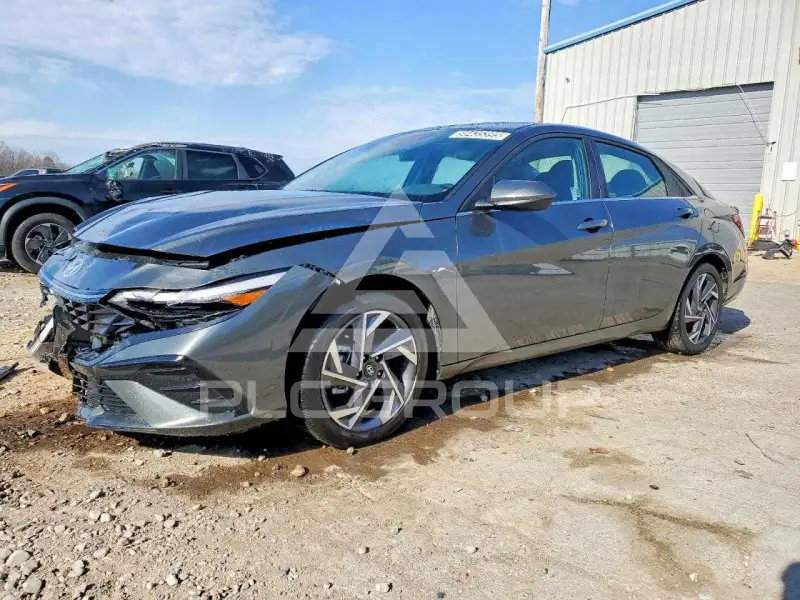 2025 Hyundai Elantra фото