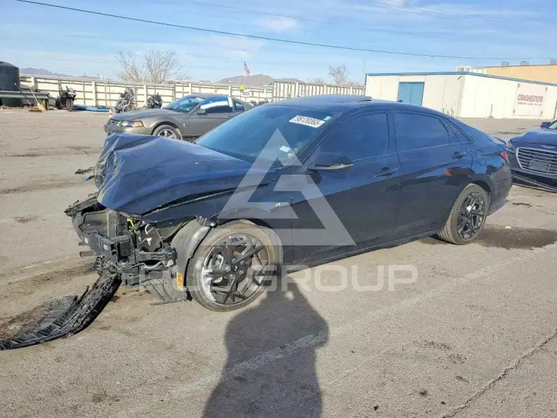 2025 Hyundai Elantra photo