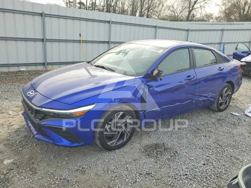 2025 Hyundai Elantra фото