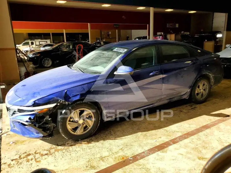 2025 Hyundai Elantra photo
