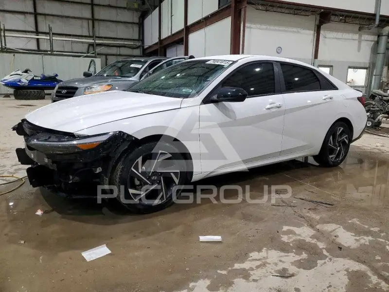 2025 Hyundai Elantra фото