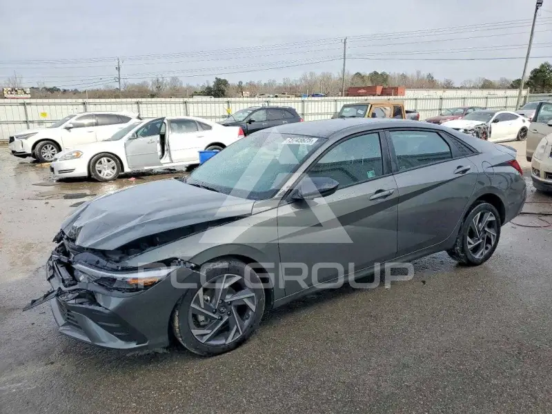 2025 Hyundai Elantra фото