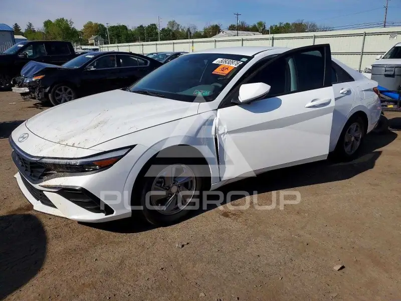 2025 Hyundai Elantra фото