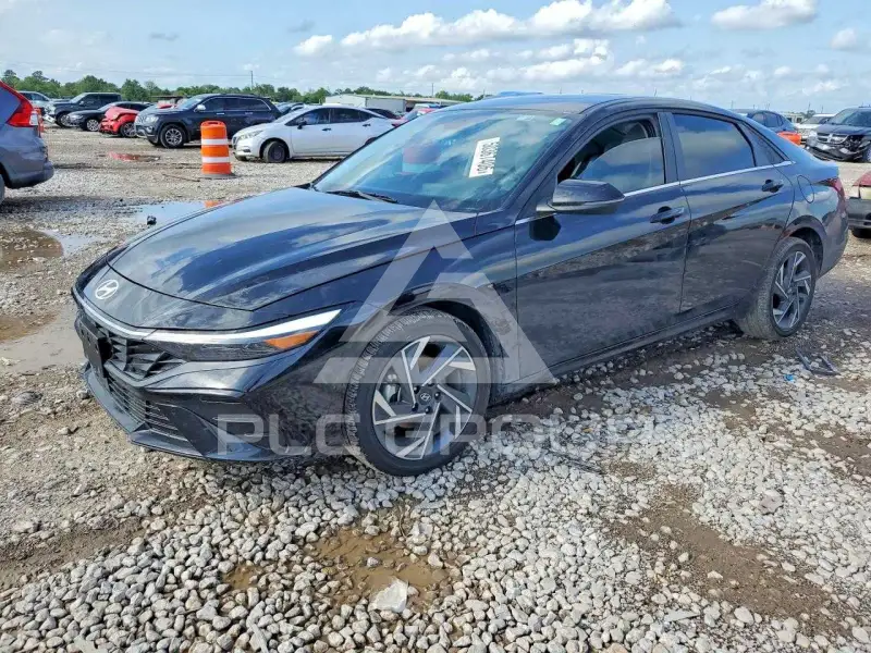 2025 Hyundai Elantra photo