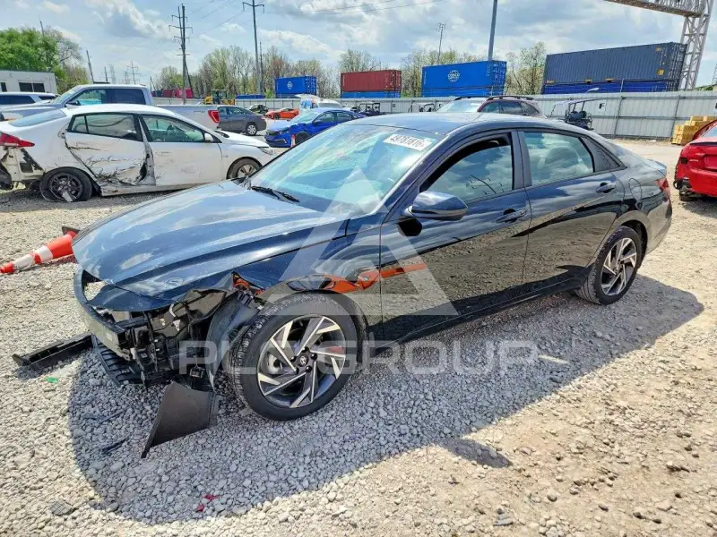 2025 Hyundai Elantra фото