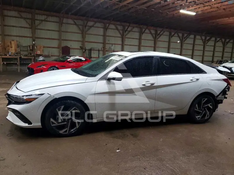 2025 Hyundai Elantra фото