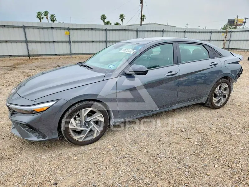 2025 Hyundai Elantra фото