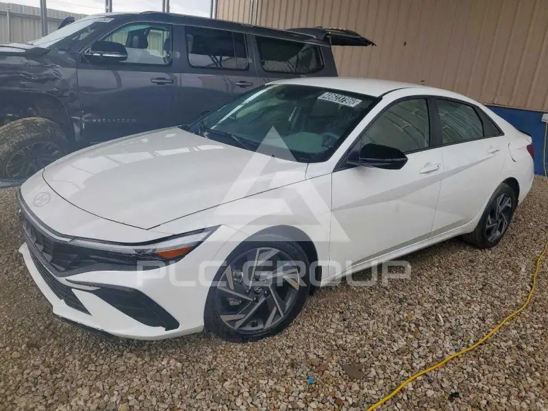 2025 Hyundai Elantra фото