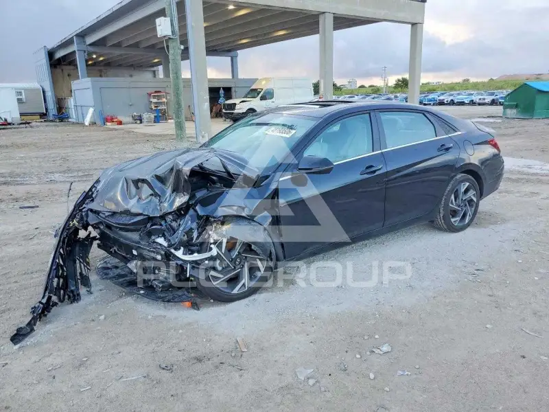 2025 Hyundai Elantra фото
