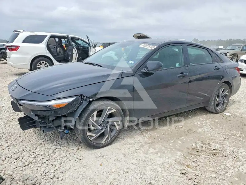 2025 Hyundai Elantra фото