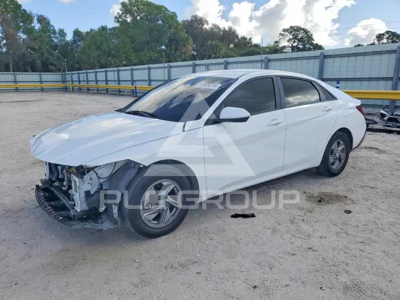 2025 Hyundai Elantra photo