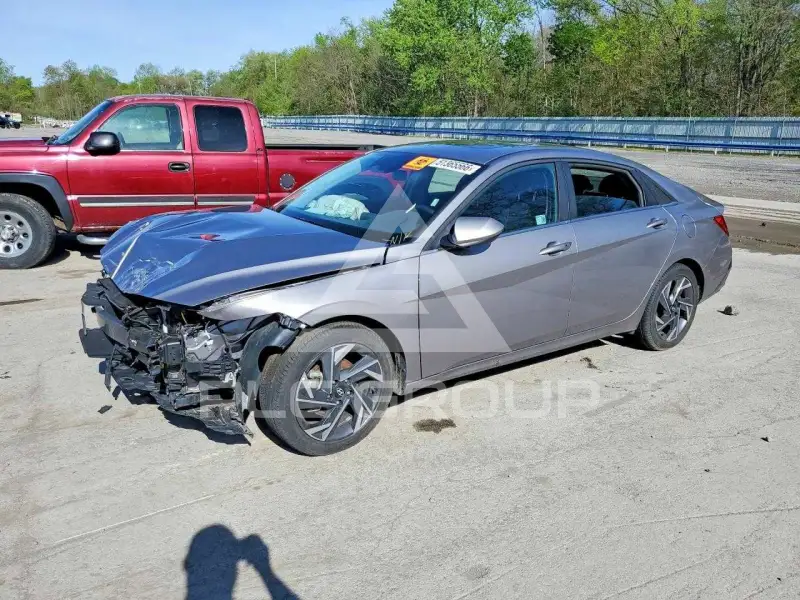 2025 Hyundai Elantra фото