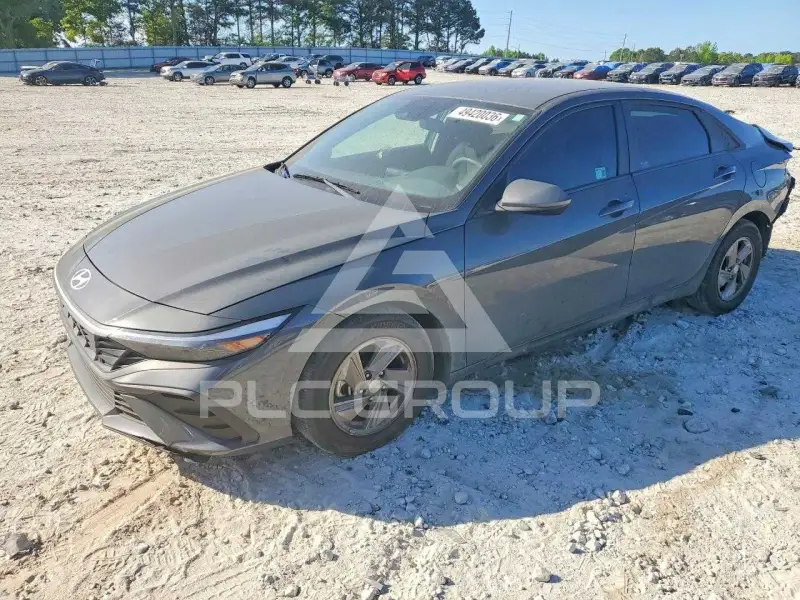 2025 Hyundai Elantra photo