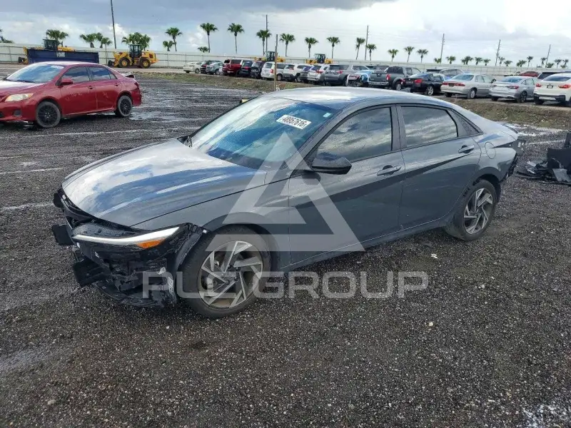 2025 Hyundai Elantra фото