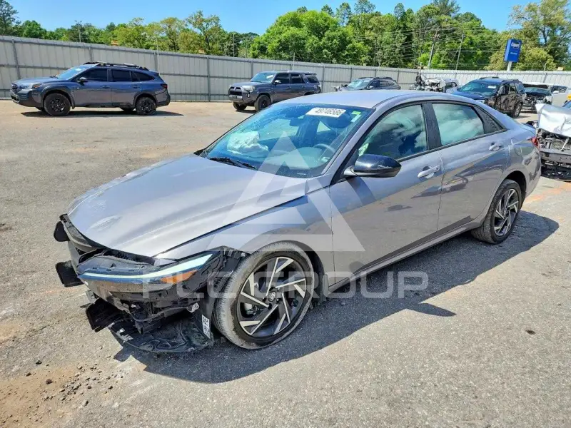 2025 Hyundai Elantra фото