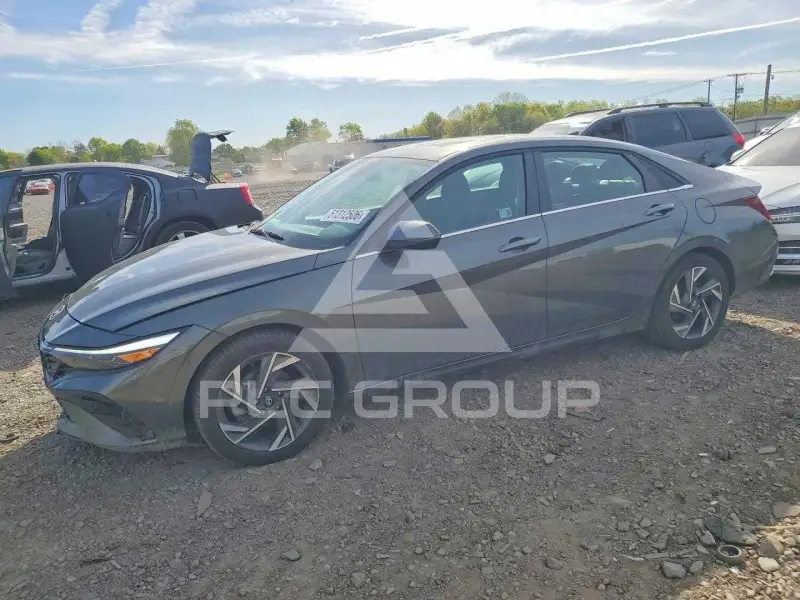 2025 Hyundai Elantra фото