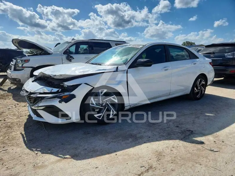 2025 Hyundai Elantra фото