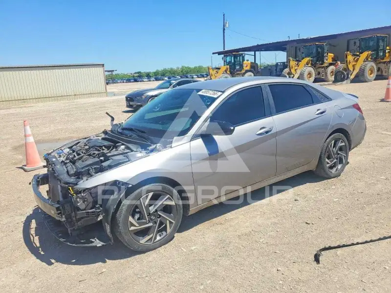 2025 Hyundai Elantra фото
