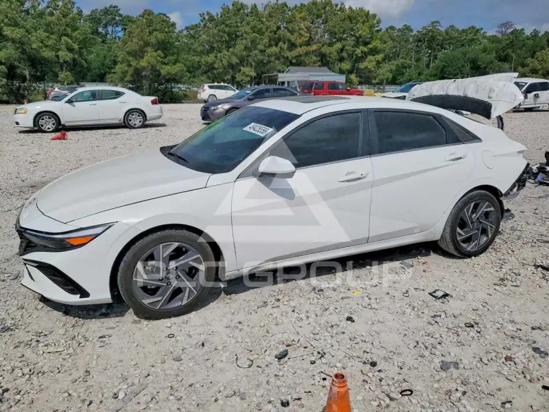 2025 Hyundai Elantra фото