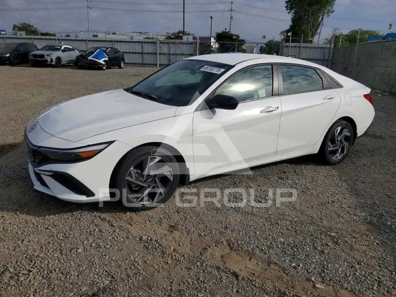2025 Hyundai Elantra фото