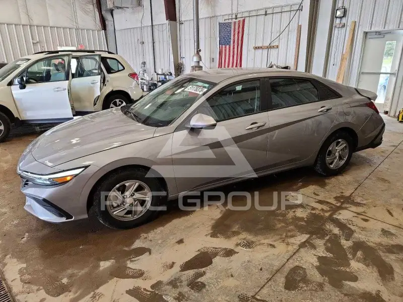 2025 Hyundai Elantra фото