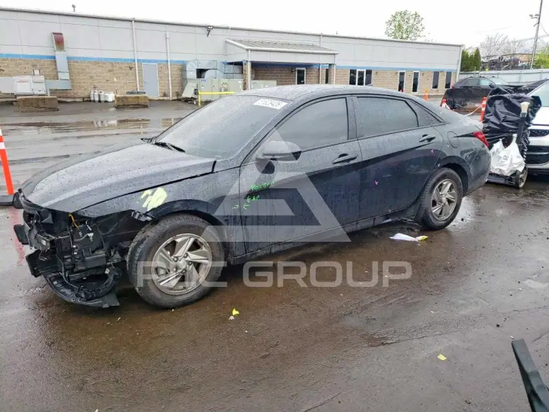 2025 Hyundai Elantra photo