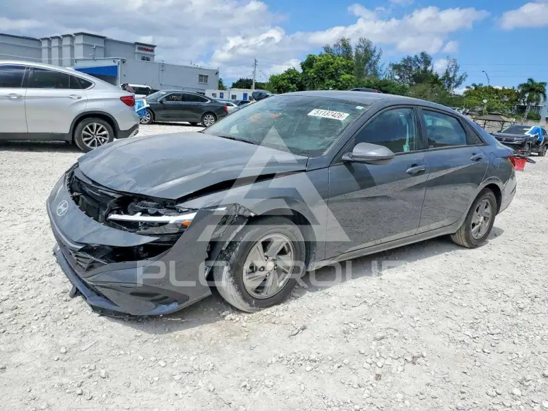 2025 Hyundai Elantra photo