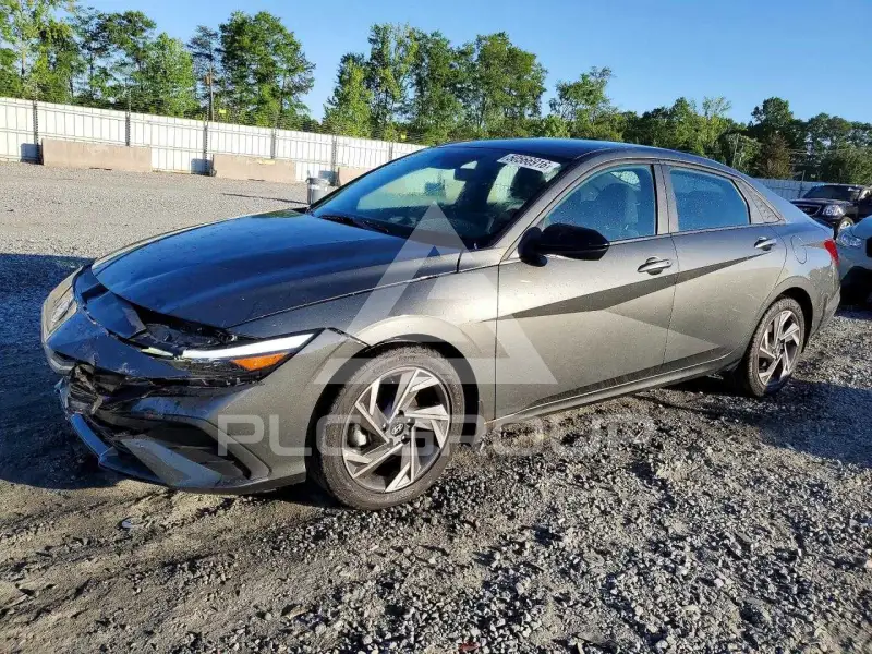 2025 Hyundai Elantra photo