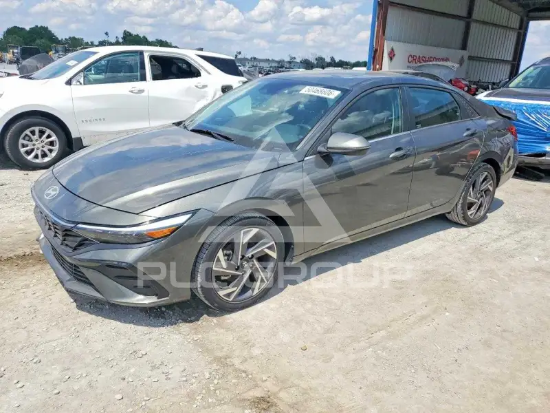 2025 Hyundai Elantra photo