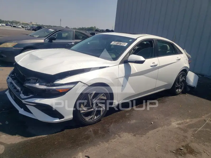 2025 Hyundai Elantra photo