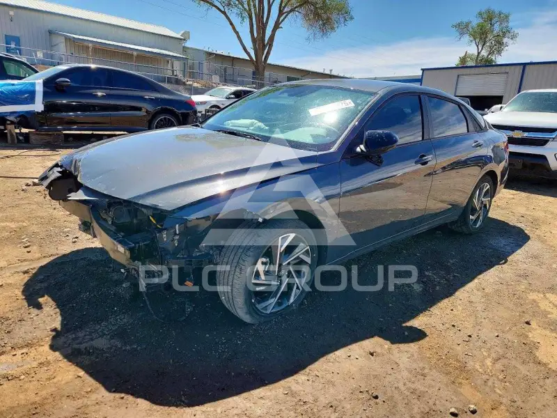 2025 Hyundai Elantra photo