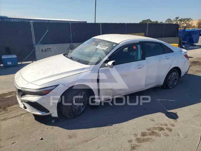2025 Hyundai Elantra фото