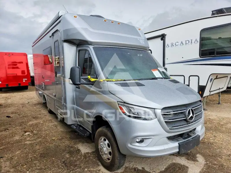 2025 Mercedes Benz Sprinter photo