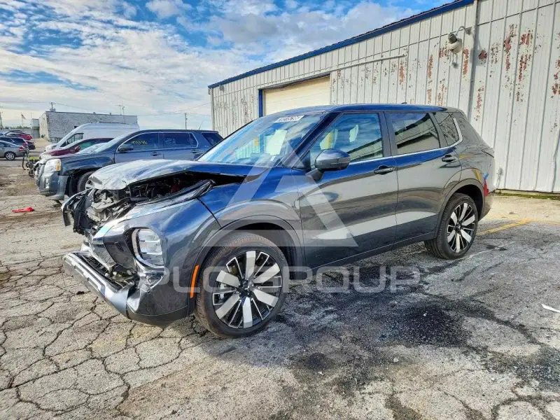 2026 Mitsubishi OUTLANDER photo