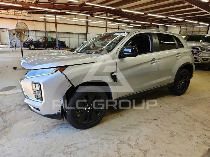 2026 Mitsubishi OUTLANDER photo