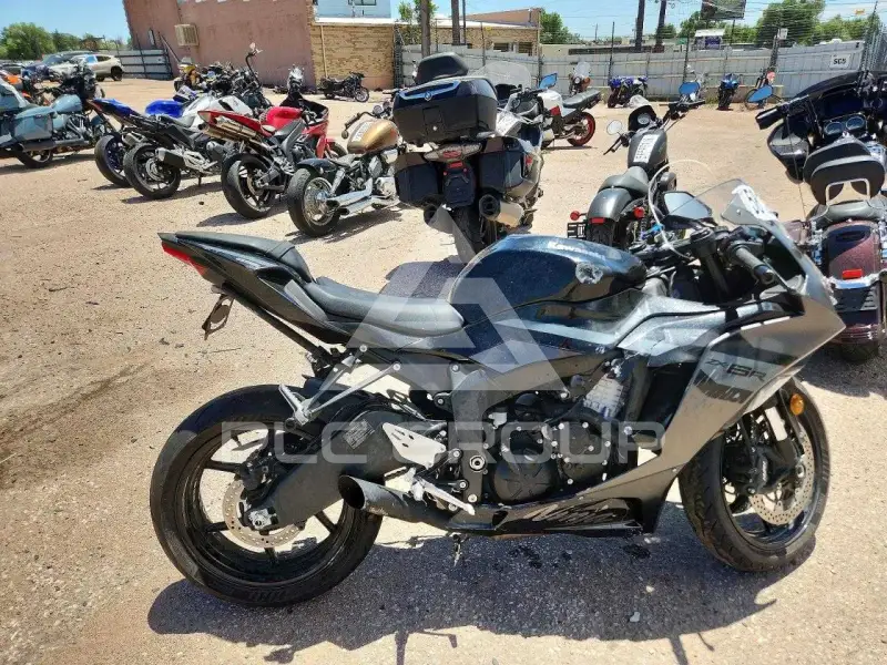 2026 Kawasaki ZX636 фото