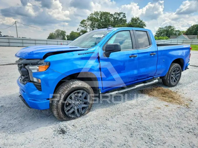 2026 Chevrolet Silverado photo