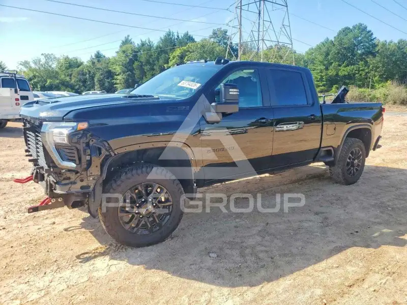 2026 Chevrolet Silverado photo