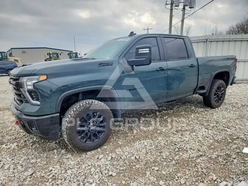 2026 Chevrolet Silverado photo