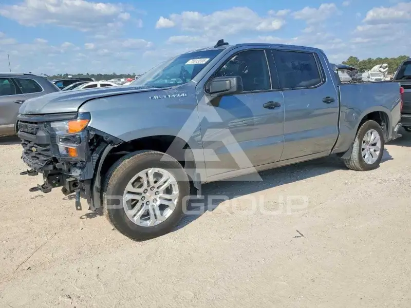 2026 Chevrolet Silverado photo