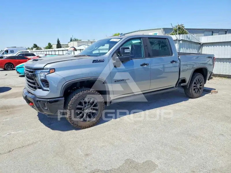 2026 Chevrolet Silverado photo
