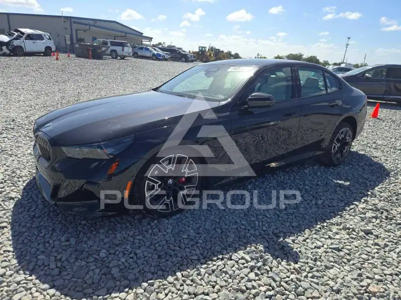 2026 BMW 550 фото