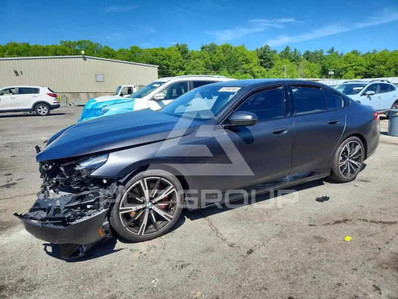 2026 BMW 550 фото